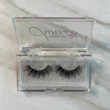 Load image into Gallery viewer, Miss Classy Lash Kit

